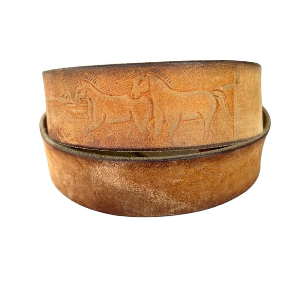 Vintage Embossed Leather Farm Horse Barn Western Belt Butterscotch Soft Flexible - Picture 1 of 15